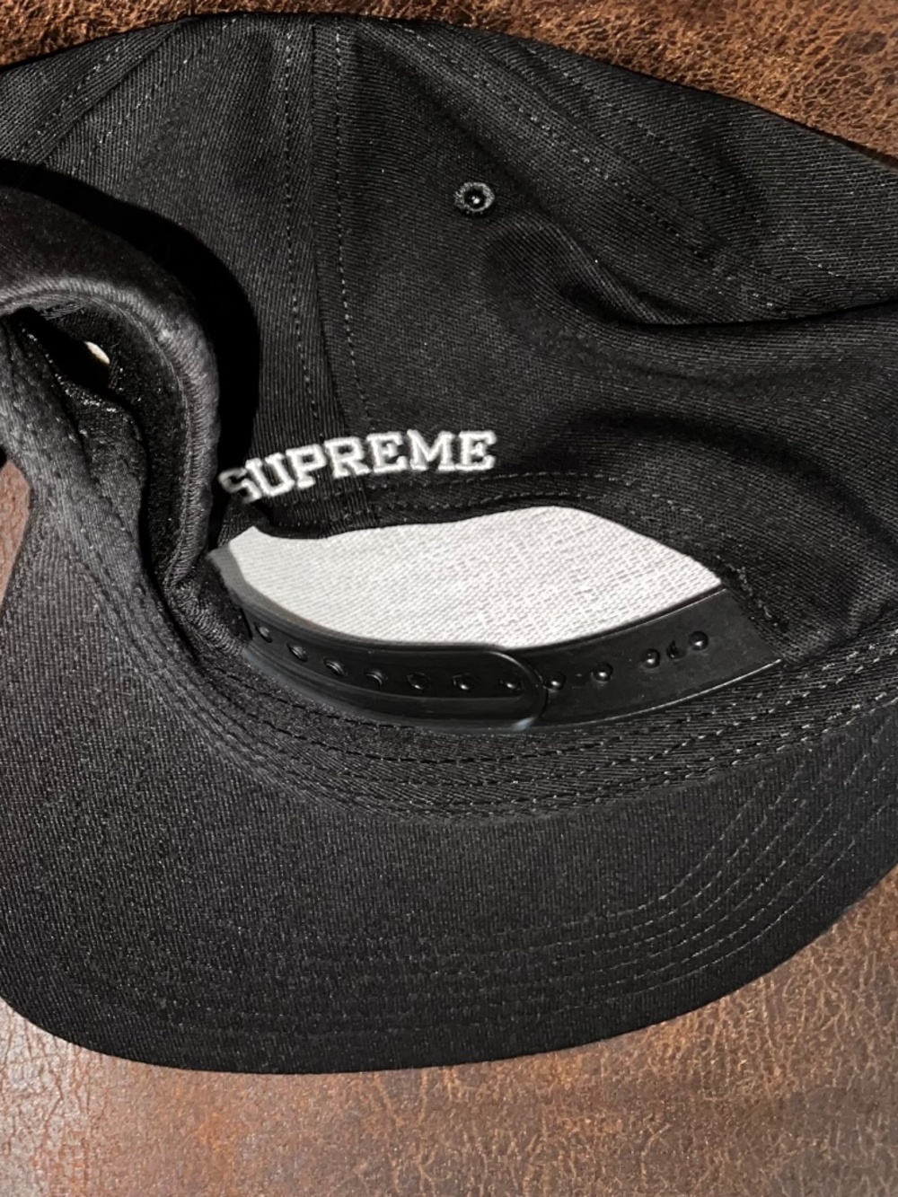 Hat Combo: Supreme + Homme Femme - Picture 5 of 5
